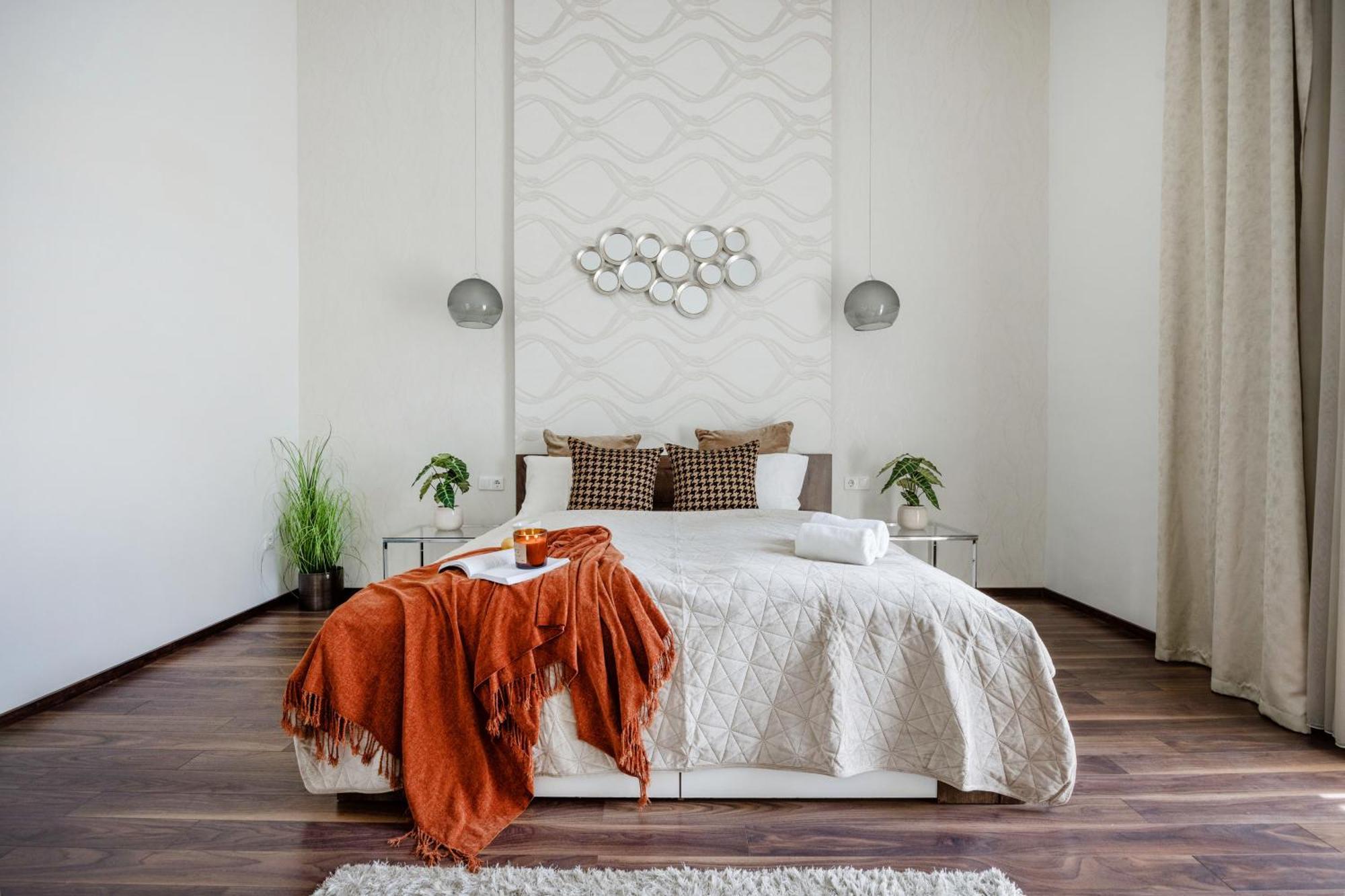 Luxe 2br With View On The St Stephen Road Budapest