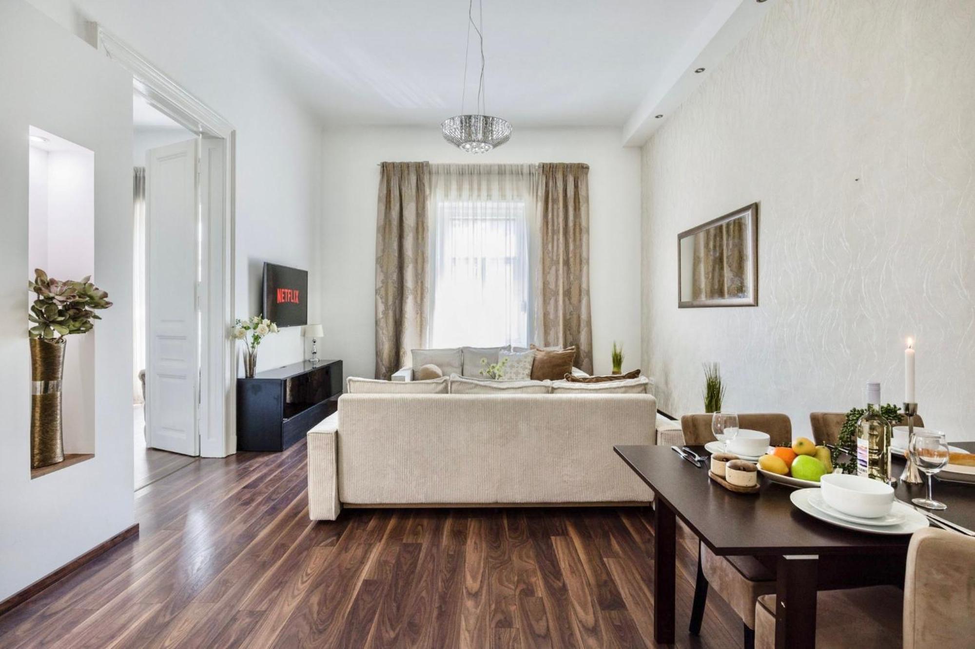 Luxe 2br With View On The St Stephen Road * Budapest