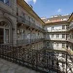 Luxe 2Br Residence With View On The St Stephen Road