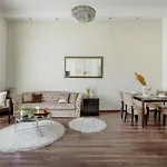 Luxe 2Br Residence With View On The St Stephen Road