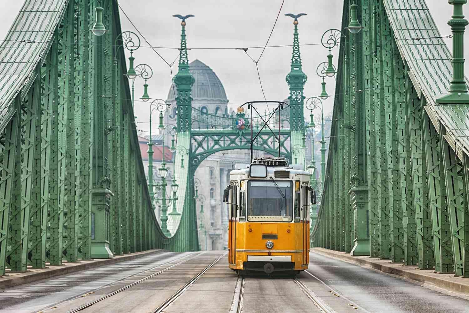 Luxe 2br With View On The St Stephen Road Budapest