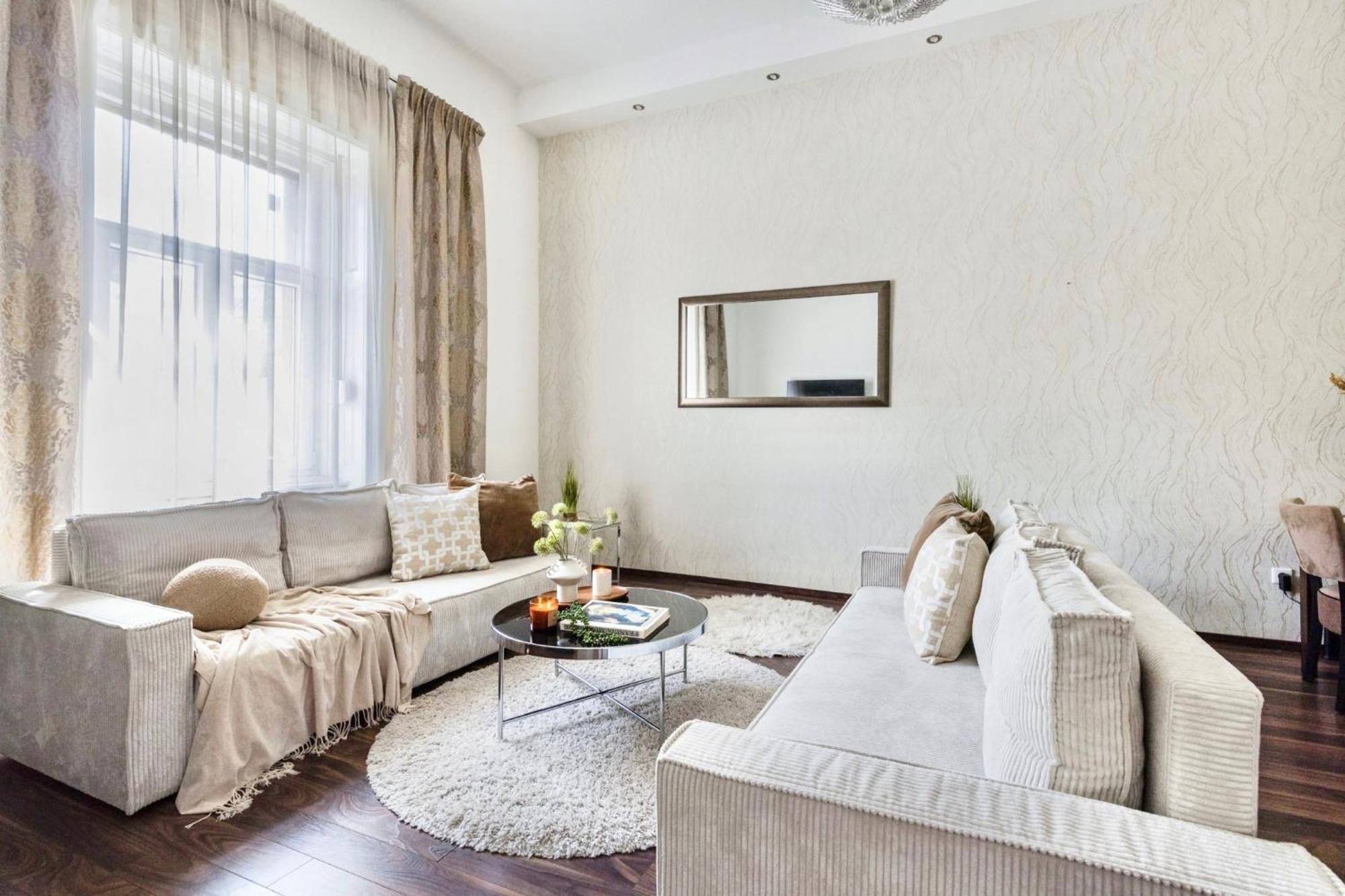 Luxe 2br With View On The St Stephen Road Apartment *