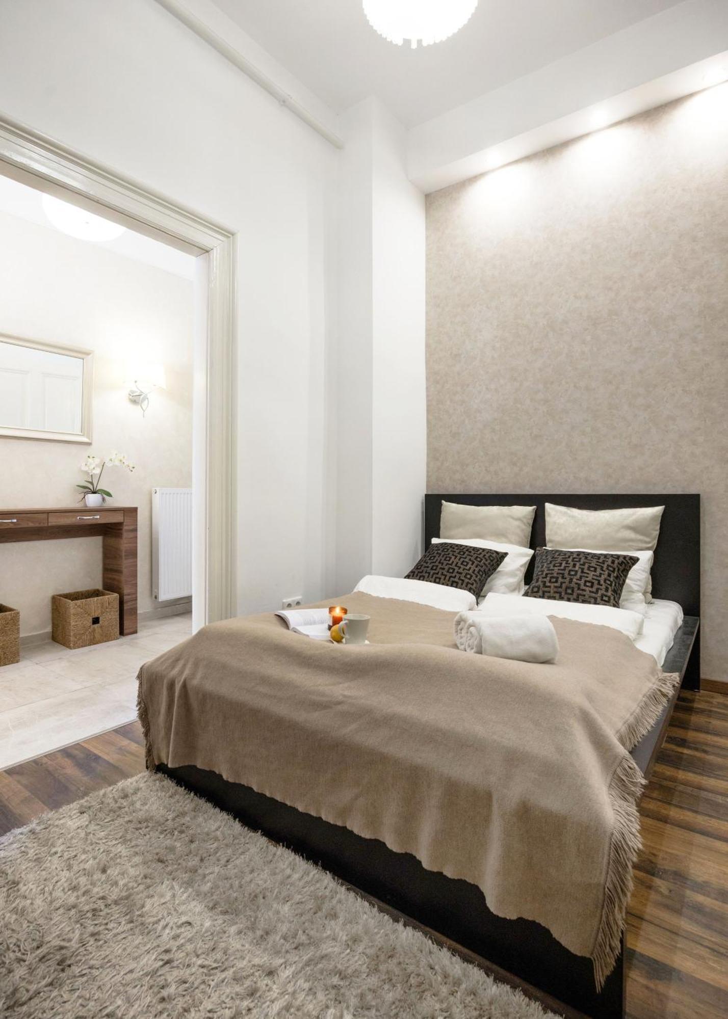 Luxe 2br With View On The St Stephen Road