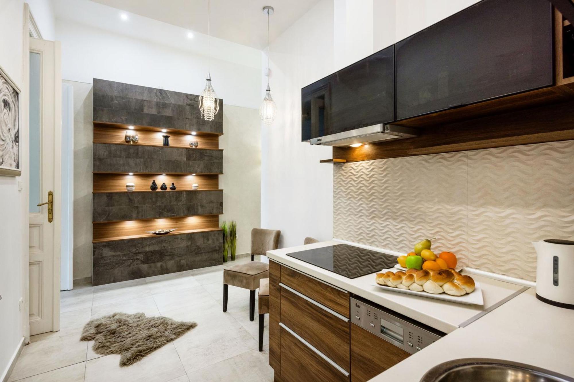 Luxe 2br With View On The St Stephen Road Apartment