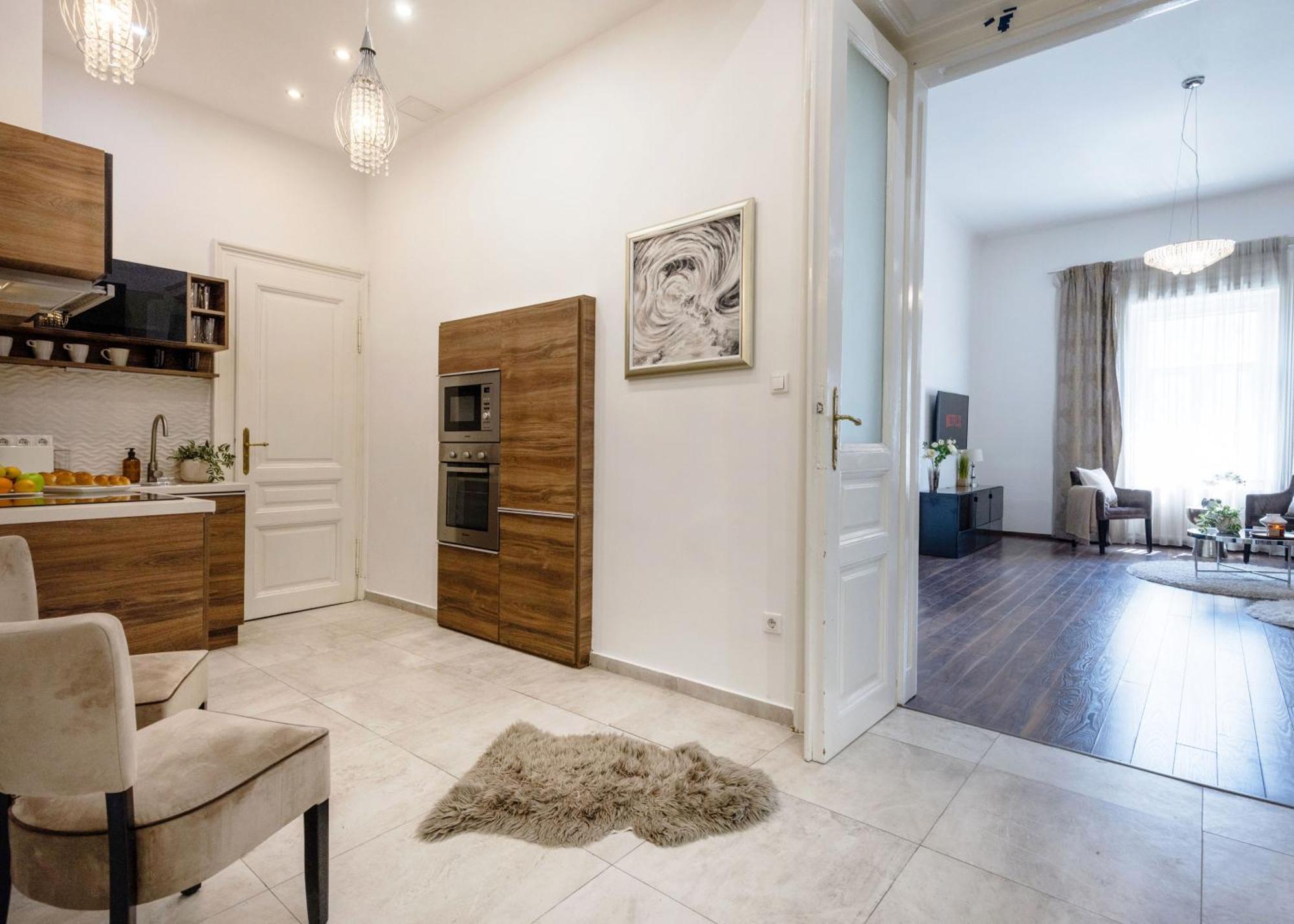Luxe 2br With View On The St Stephen Road * Budapest
